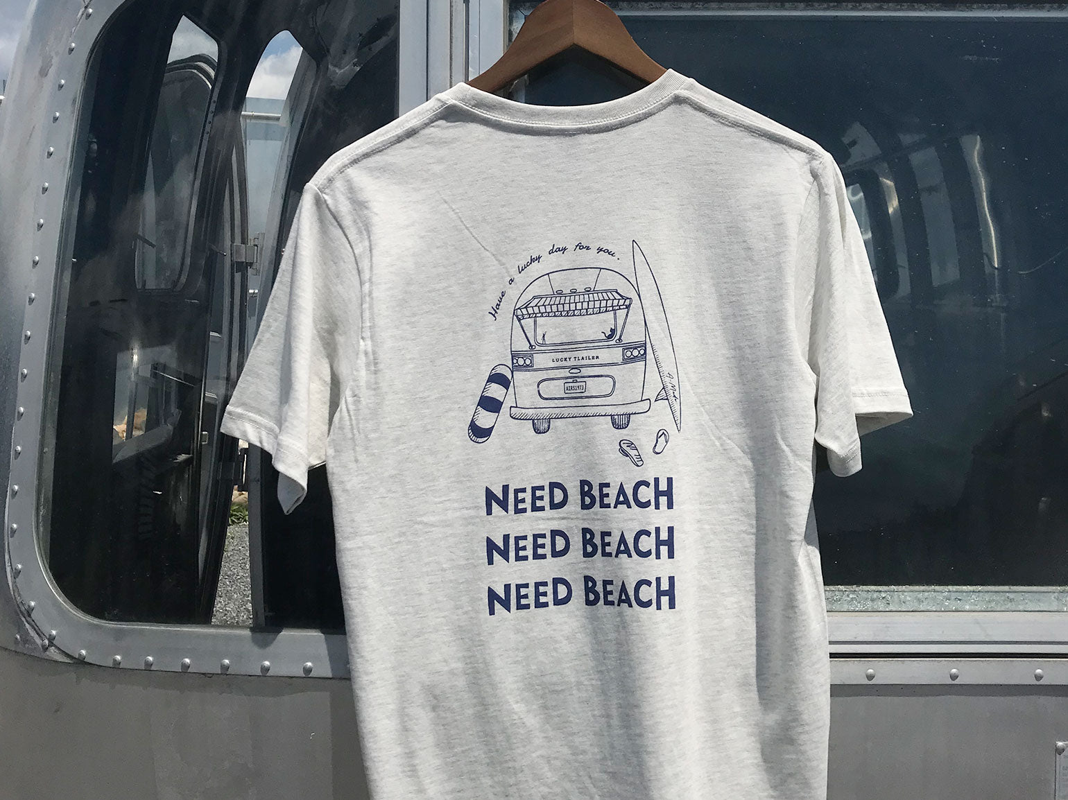 ユニセックスレギュラーフィットTシャツ 